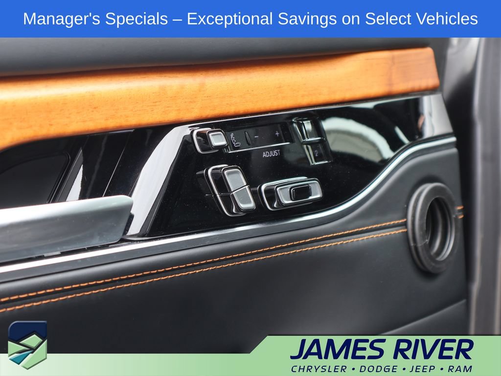 Used 2024 Jeep Grand Wagoneer L Series III AWD/4WD image 27