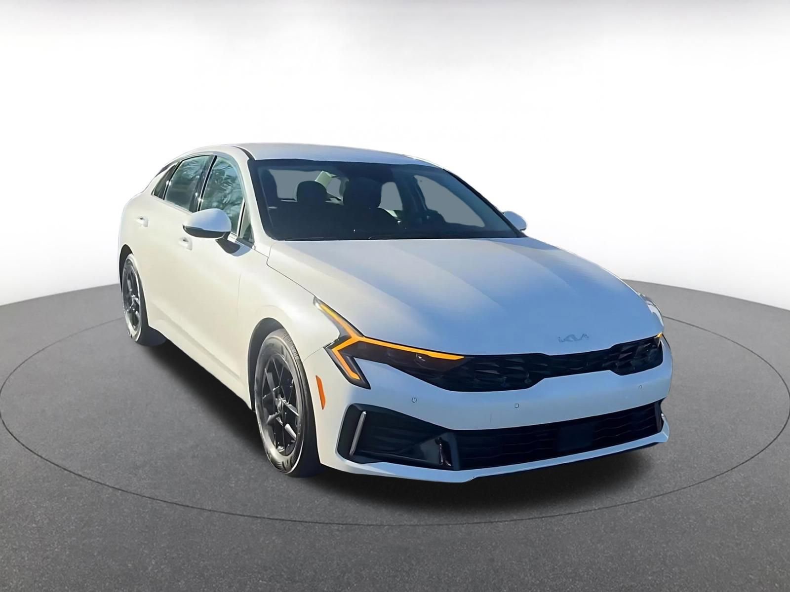 Used 2025 Kia K5 LXS image 2