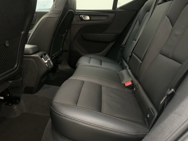 Certified 2024 Volvo XC40 B5 Core image 9