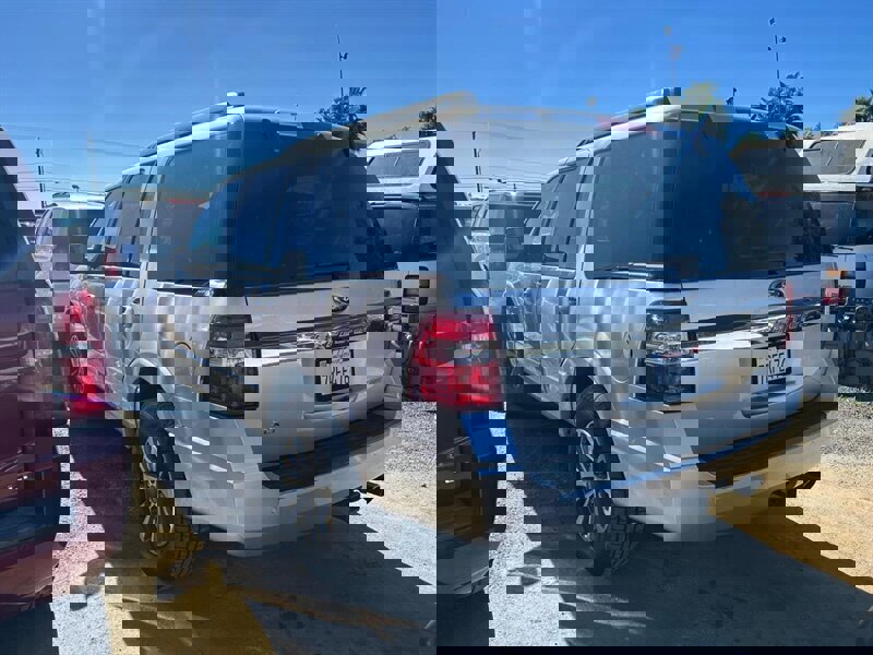 Used 2016 Ford Expedition XLT image 18