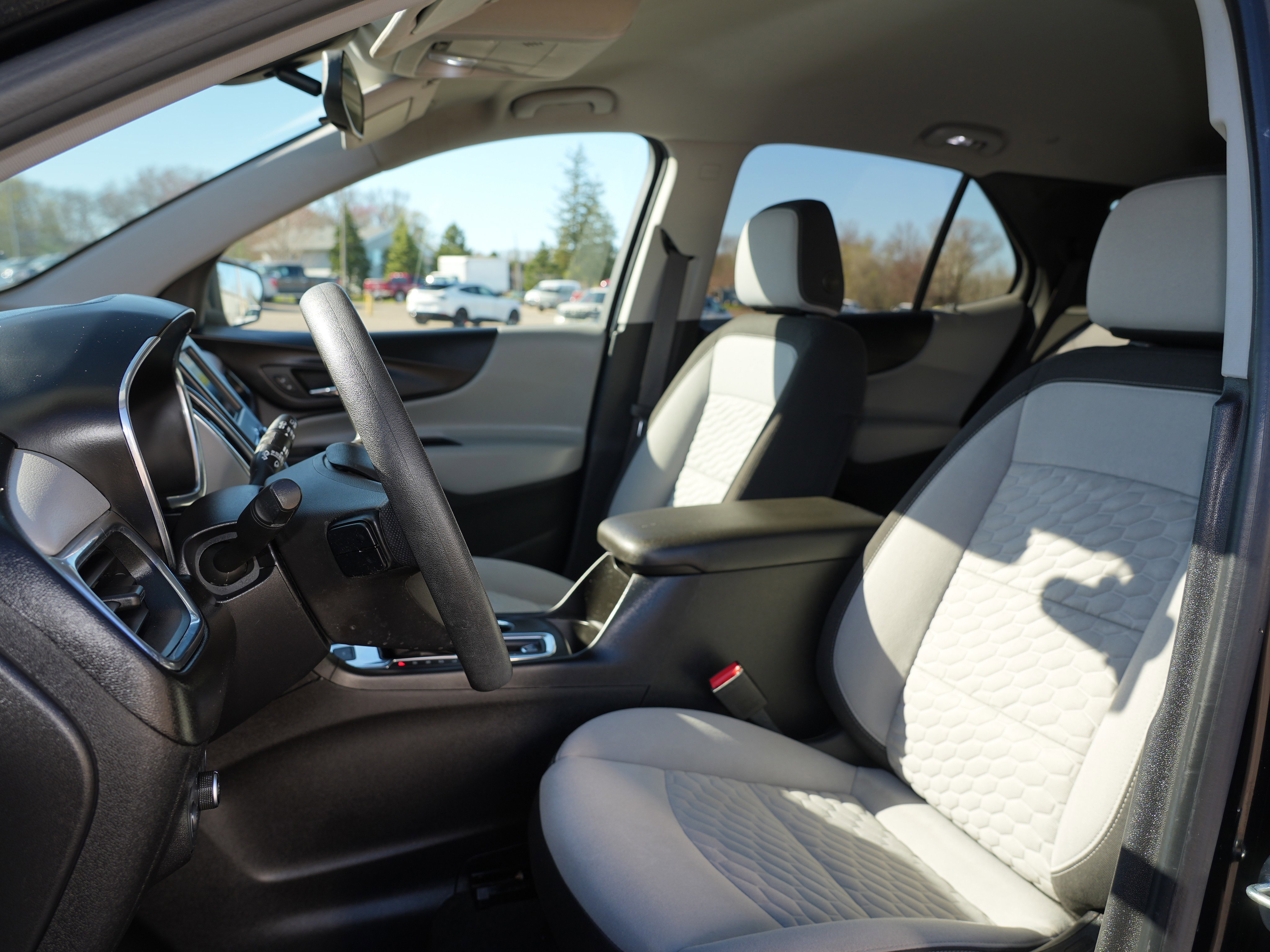 Used 2019 Chevrolet Equinox LS AWD/4WD image 14