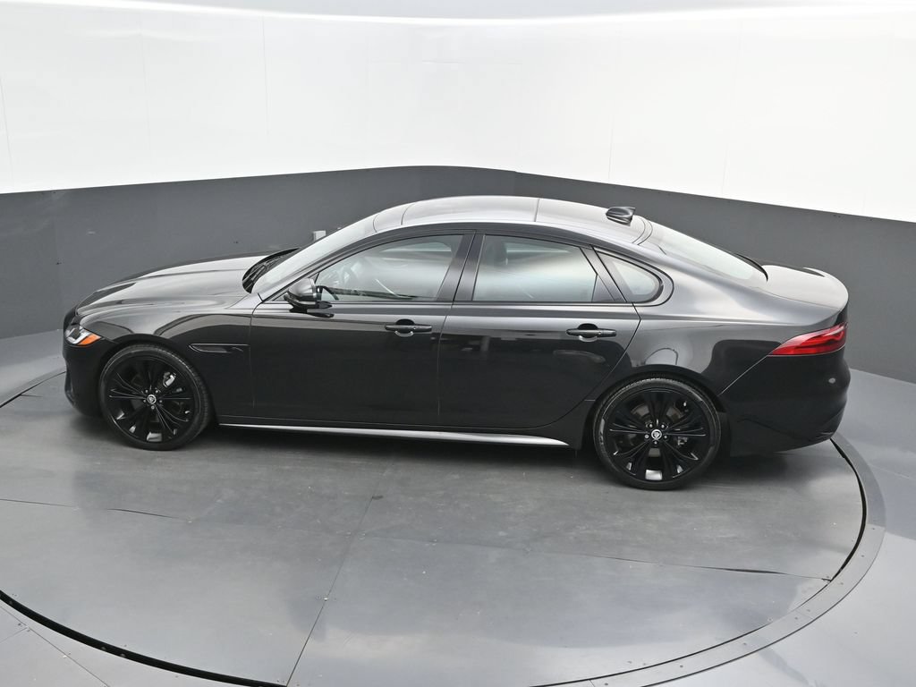 Certified 2024 Jaguar XF R-Dynamic SE AWD/4WD image 32