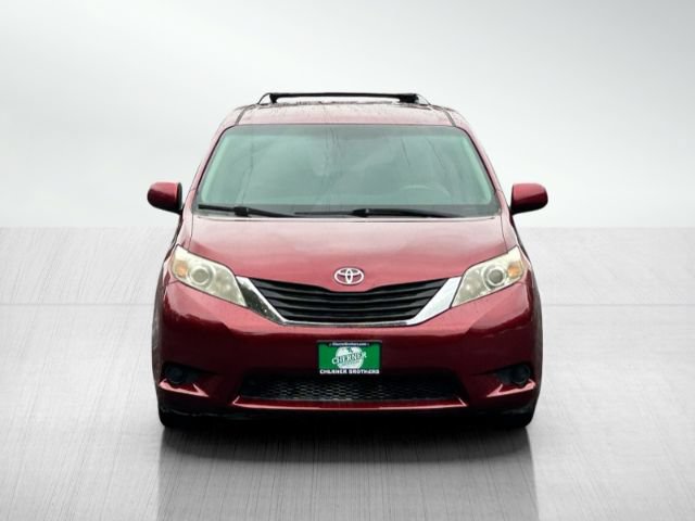 Used 2011 Toyota Sienna LE w/ Towing Pkg FWD image 2