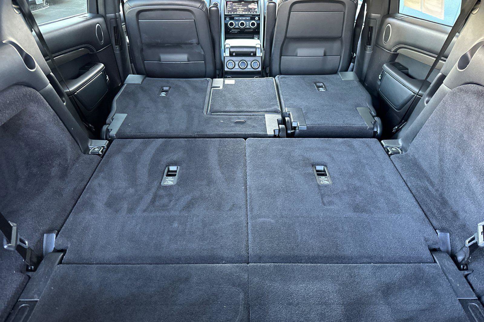 Used 2019 Land Rover Discovery HSE image 16