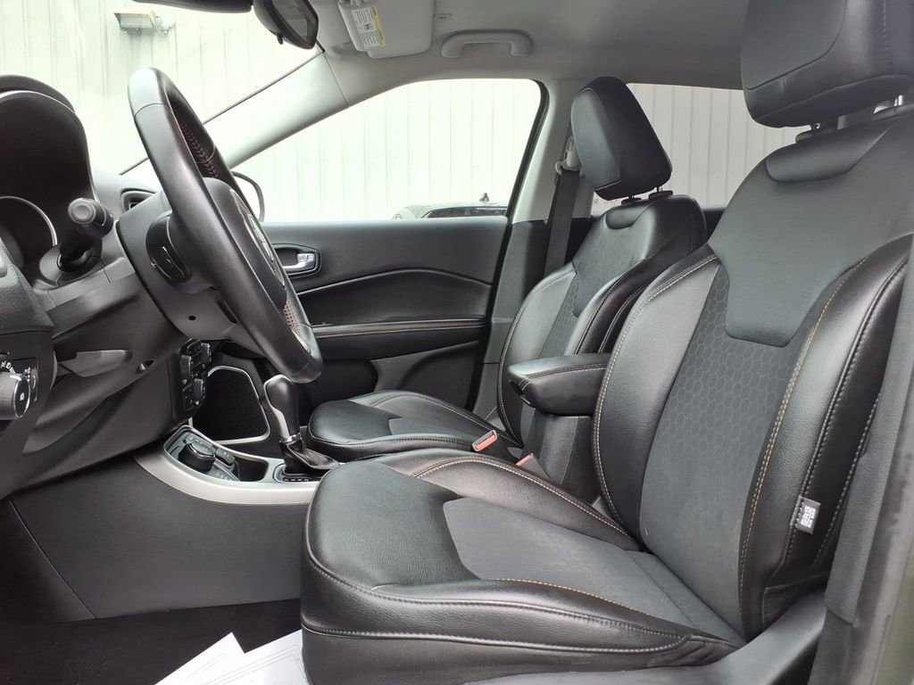 Used 2019 Jeep Compass Latitude w/ Cold Weather Group image 12