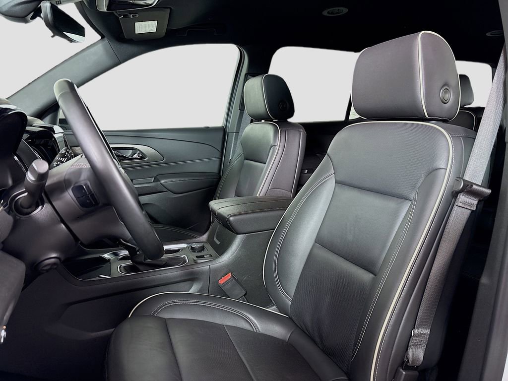 Used 2023 Chevrolet Traverse Premier image 24