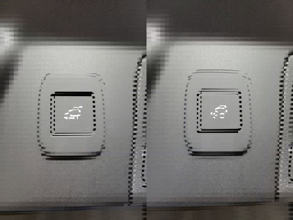 New 2026 Land Rover Range Rover Velar Dynamic SE image 30