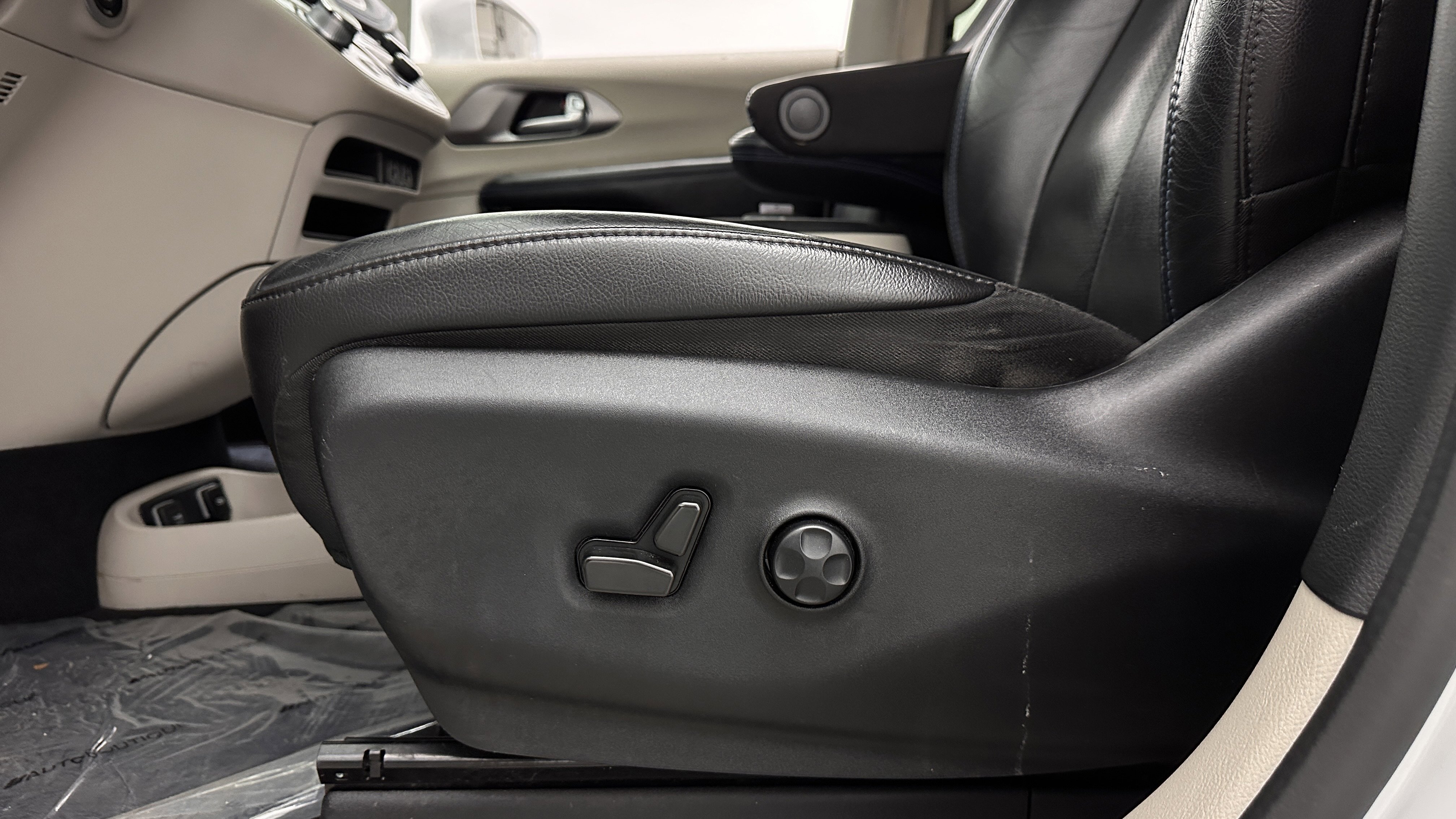 Used 2021 Chrysler Pacifica Touring-L FWD image 15