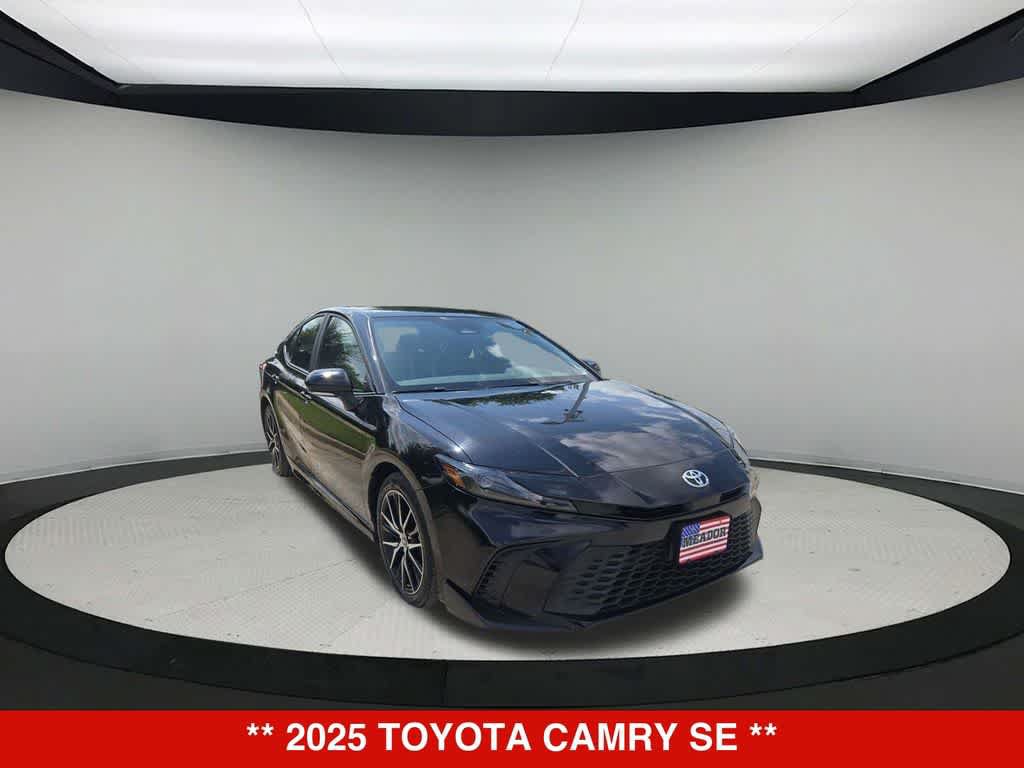 Used 2025 Toyota Camry SE FWD image 8