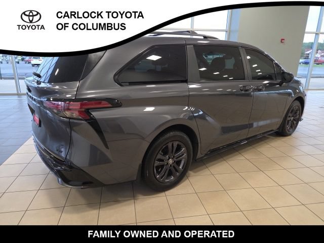 Used 2025 Toyota Sienna XSE w/ XSE Plus Package AWD/4WD image 7