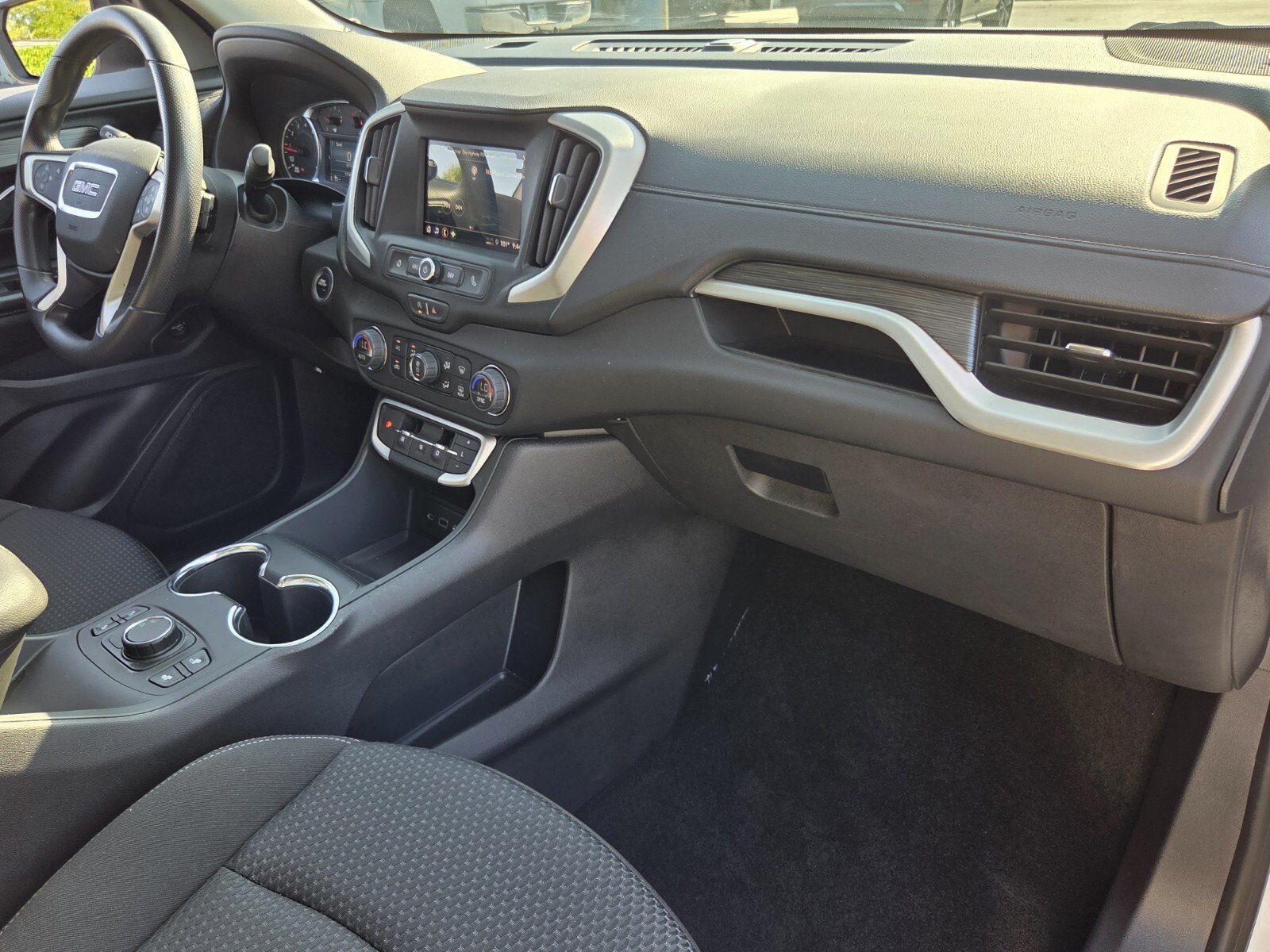 Certified 2024 GMC Terrain SLE w/ Driver Convenience Package FWD image 17