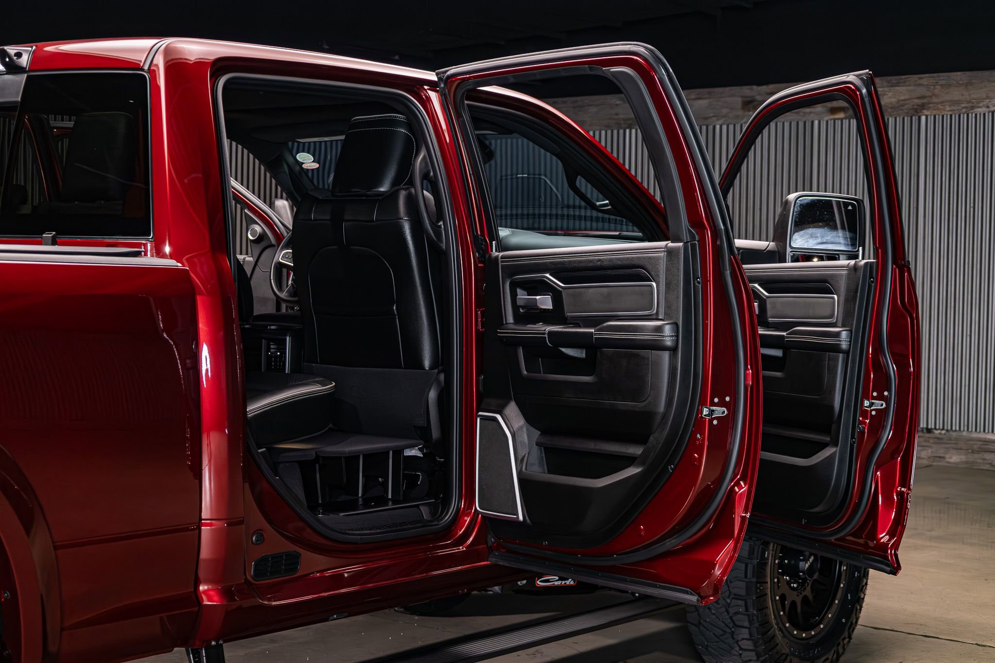 Used 2024 RAM 2500 Laramie w/ Night Edition image 30