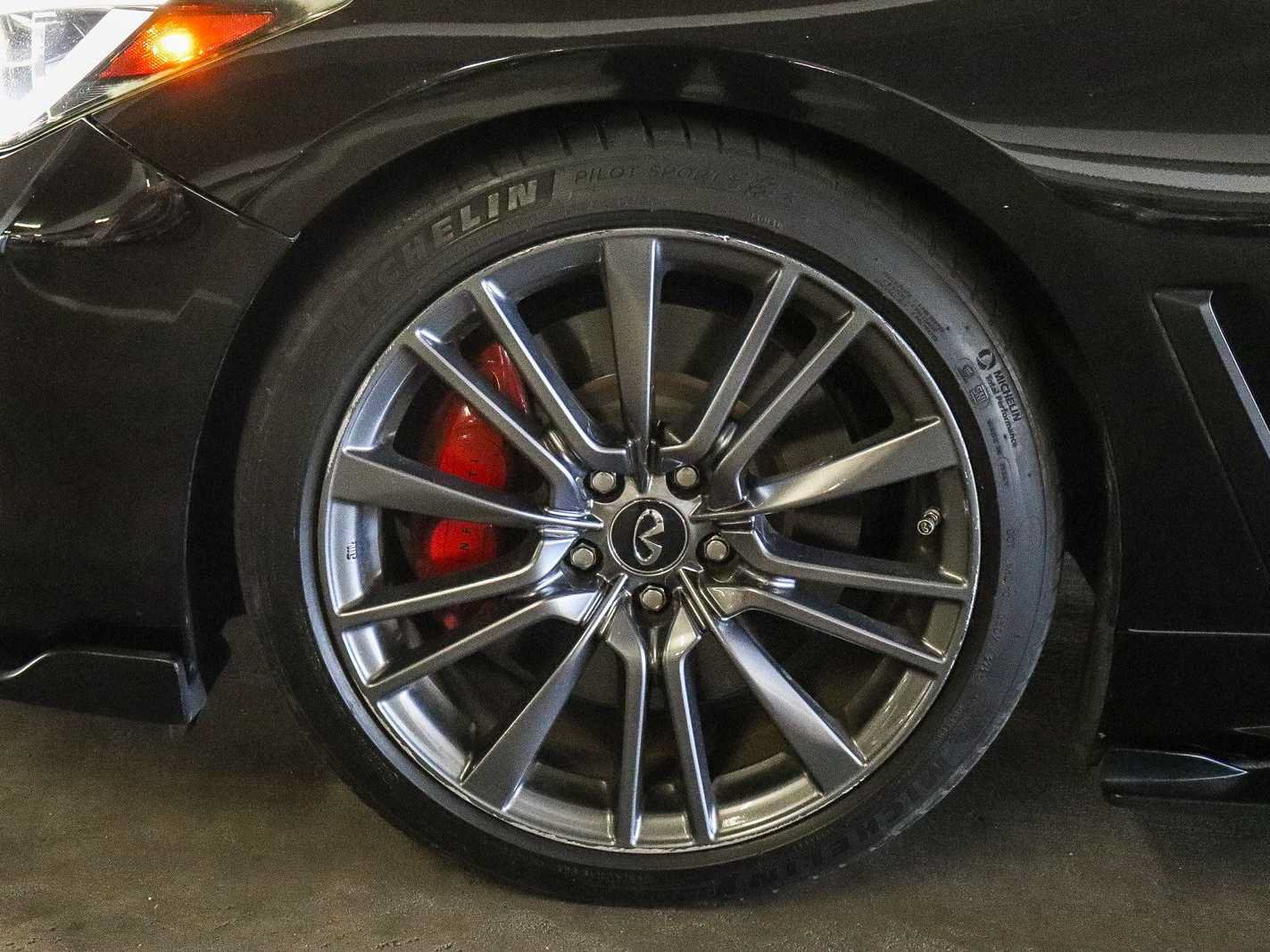 Used 2017 INFINITI Q60 Red Sport 400 RWD image 9