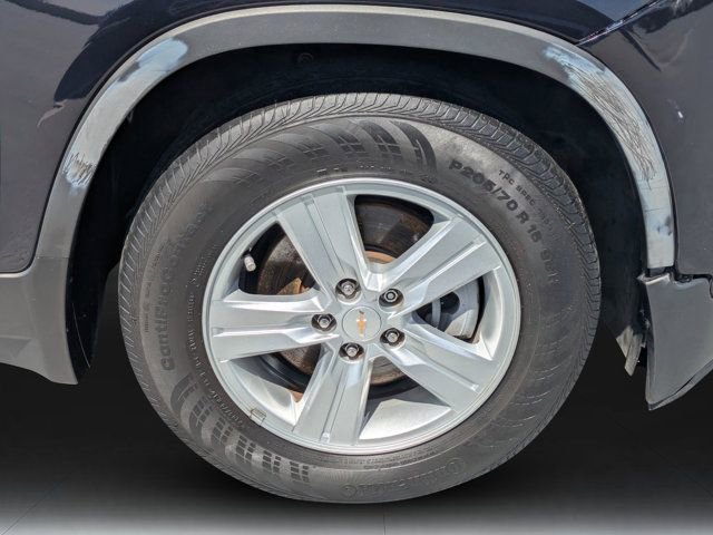 Used 2022 Chevrolet Trax LS w/ Tint and Cruise Package image 9