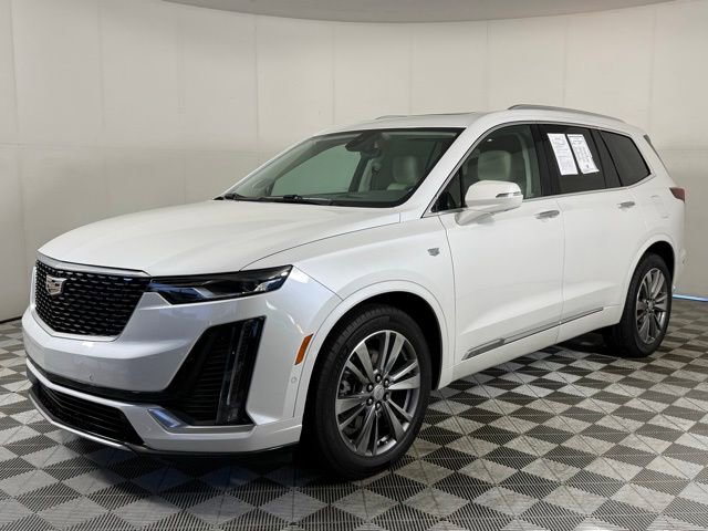 Used 2021 Cadillac XT6 Premium Luxury FWD image 2