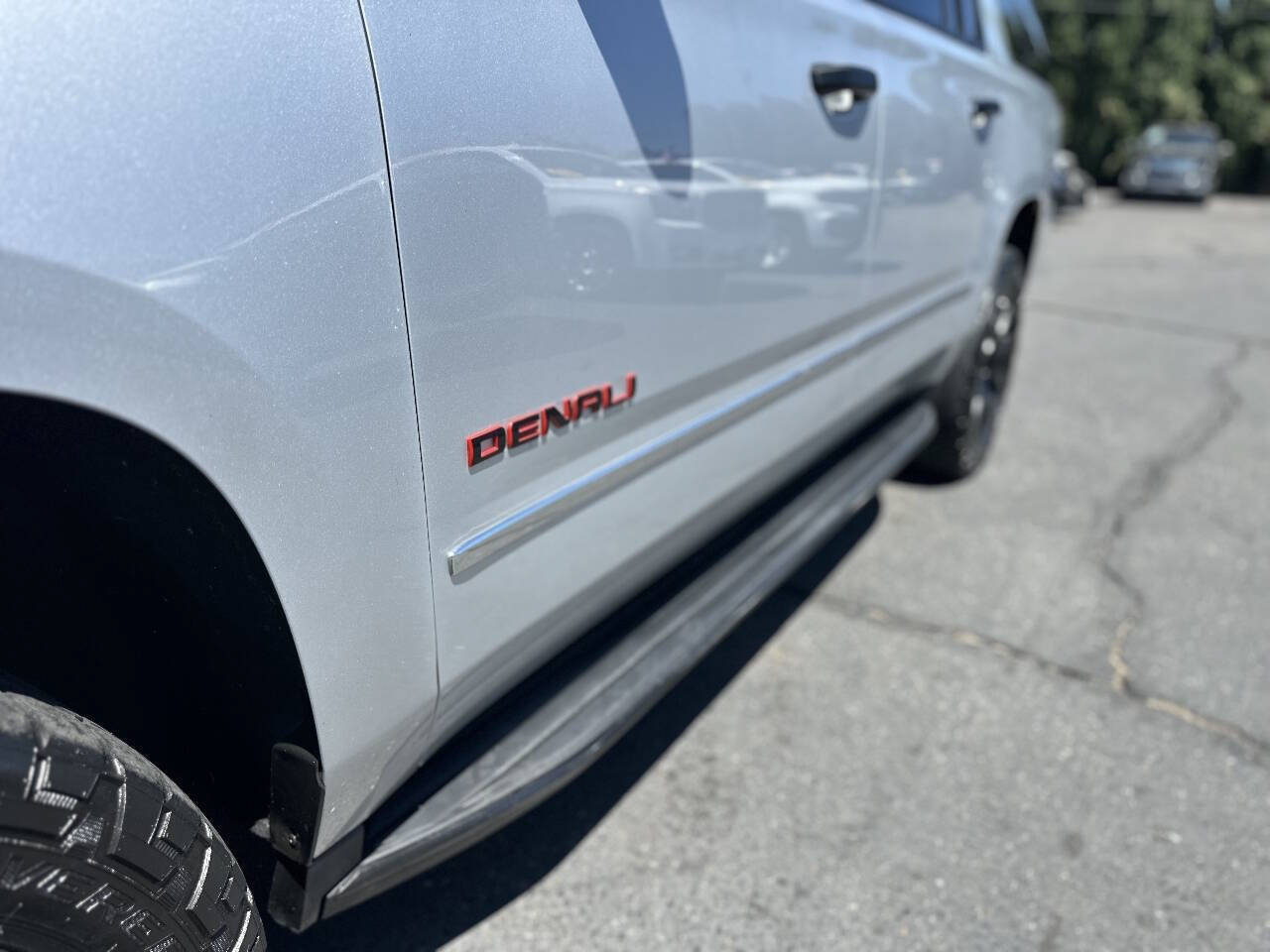 Used 2019 GMC Yukon XL Denali RWD image 9