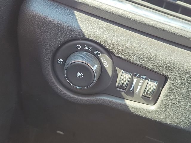 Used 2019 Chrysler Pacifica Touring Plus w/ S Appearance Package FWD image 19