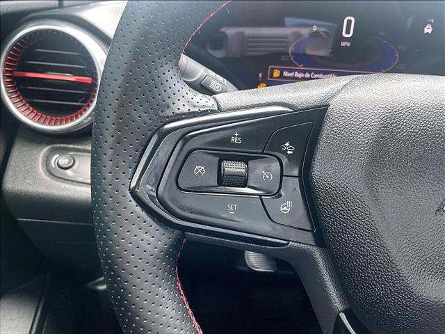 Used 2025 Chevrolet Trax RS FWD image 20