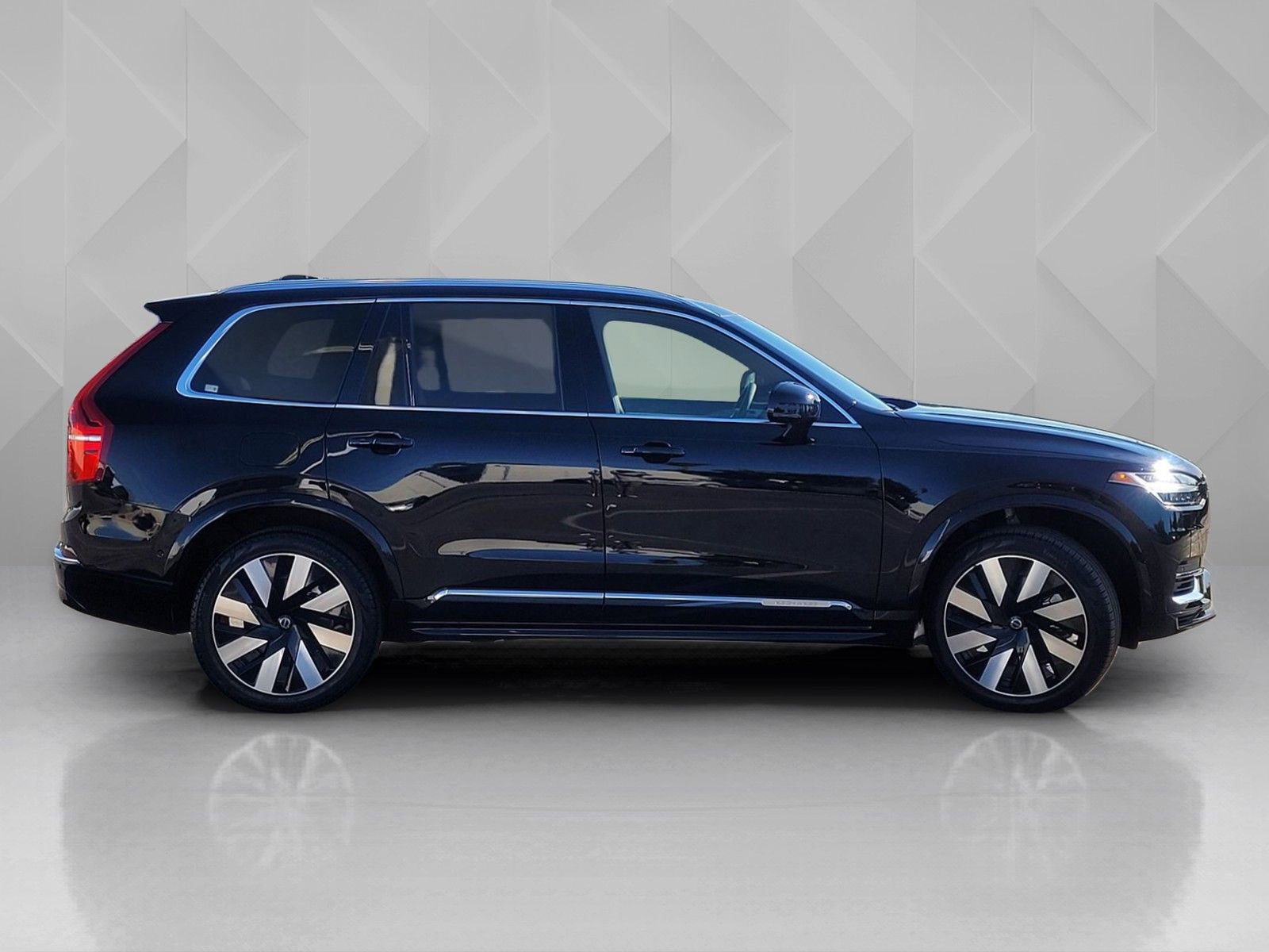Used 2024 Volvo XC90 T8 Ultimate image 7