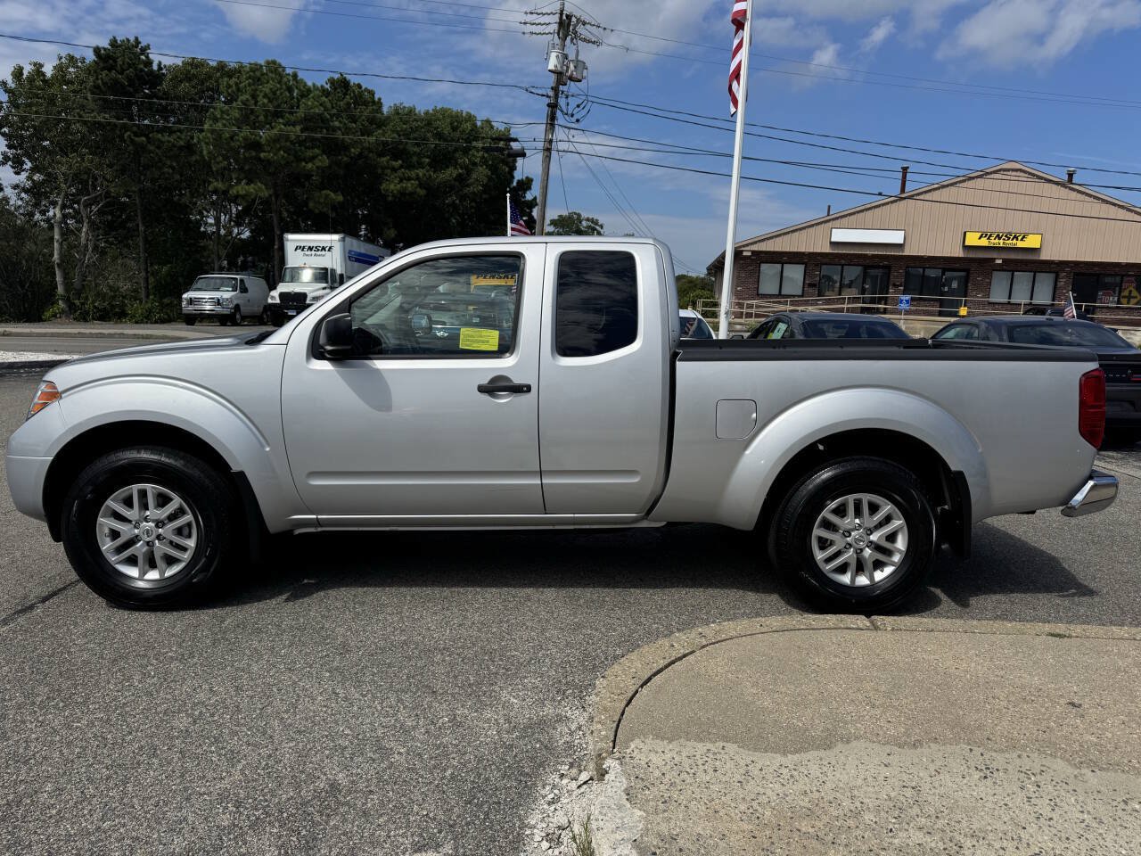 Used 2015 Nissan Frontier SV AWD/4WD image 5