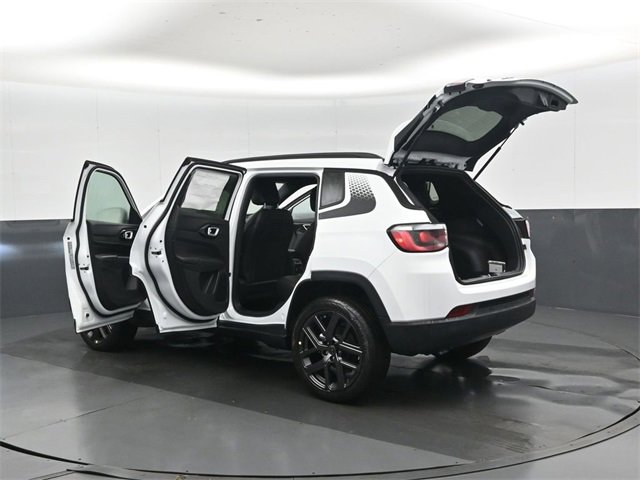 New 2026 Jeep Compass Latitude image 47