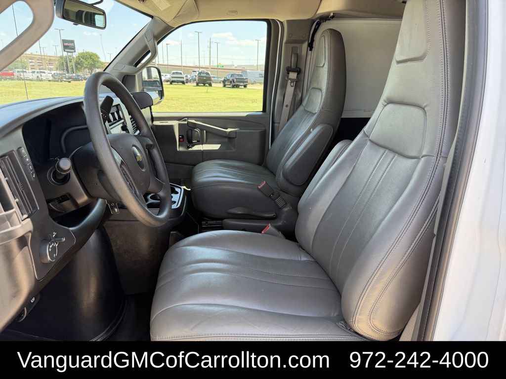 Used 2025 Chevrolet Express 3500 Extended w/ Driver Convenience Package RWD image 27