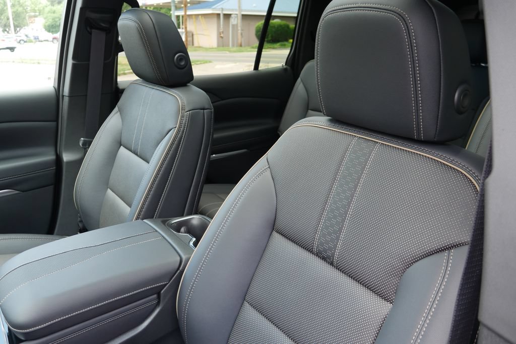 New 2026 Chevrolet Traverse High Country w/ LPO, Floor Liner Package AWD/4WD image 37