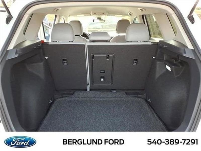 Used 2024 Volkswagen Taos SE image 50