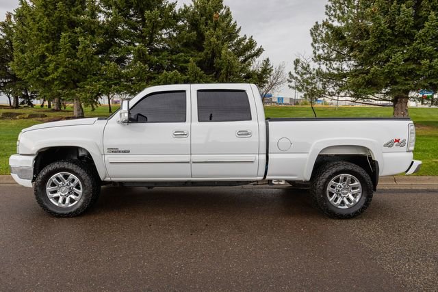 Used 2005 Chevrolet Silverado 2500 LS w/ Heavy-Duty Power Package AWD/4WD image 8