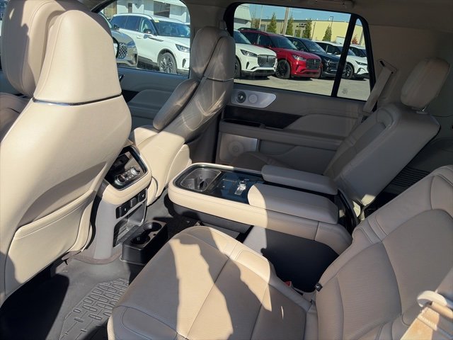 Used 2020 Lincoln Navigator Reserve w/ Luxury Package image 11