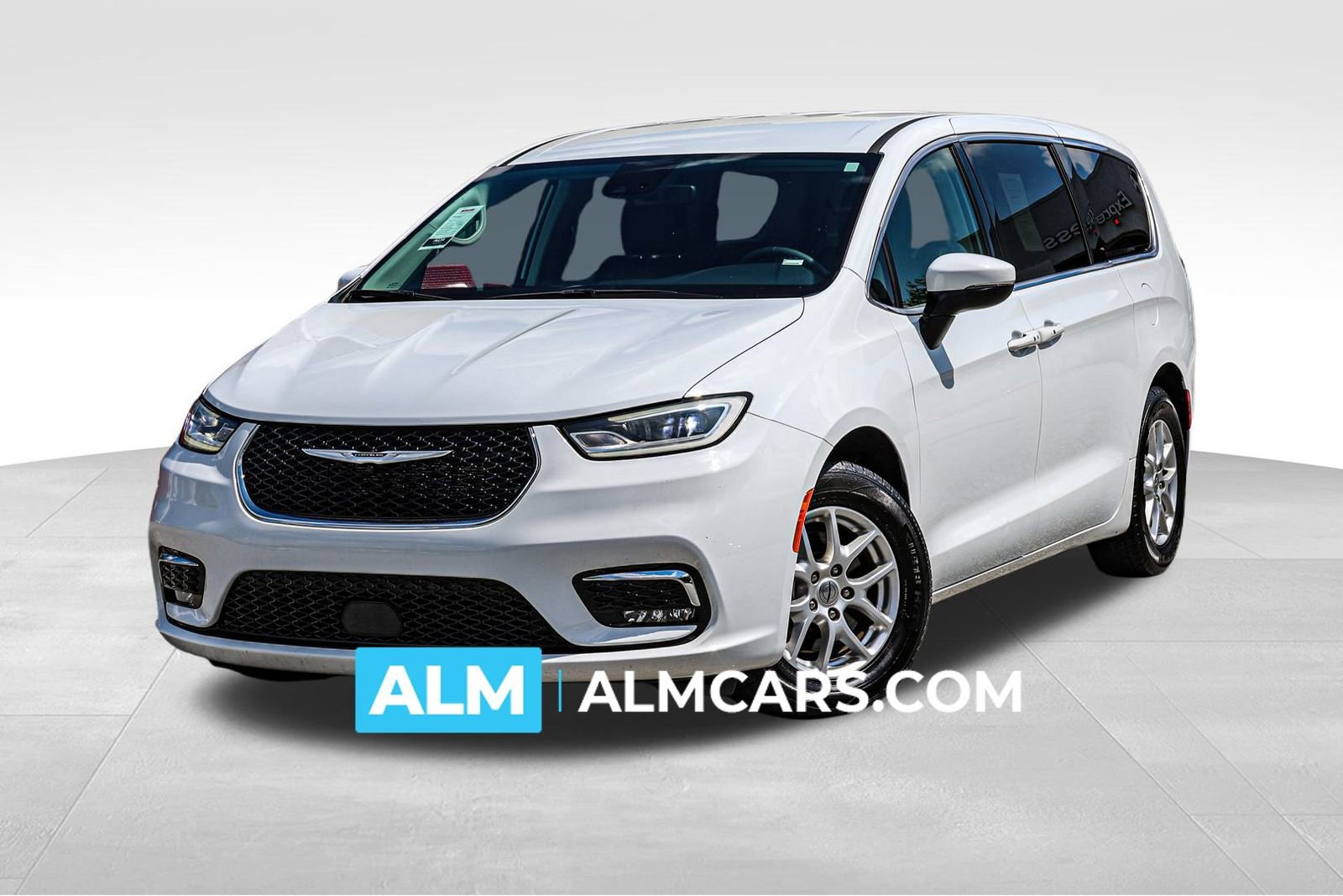 Used 2023 Chrysler Pacifica Touring-L
