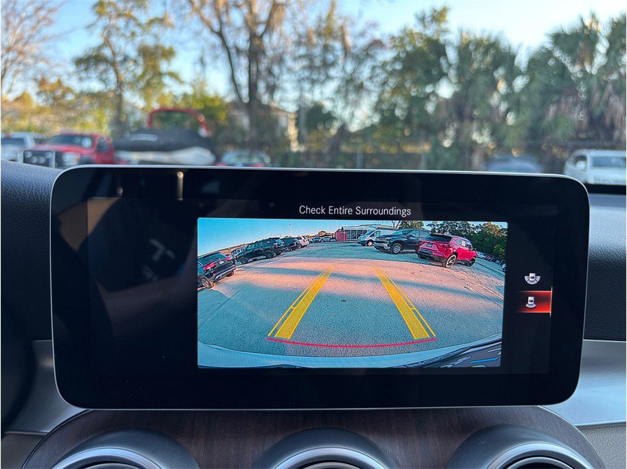 Used 2020 Mercedes-Benz GLC 300 4MATIC w/ Multimedia Package image 31