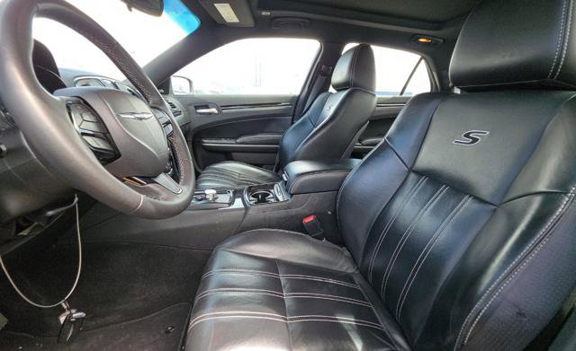 Used 2023 Chrysler 300 S RWD image 7