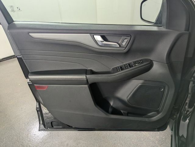 Used 2023 Ford Escape SE image 14