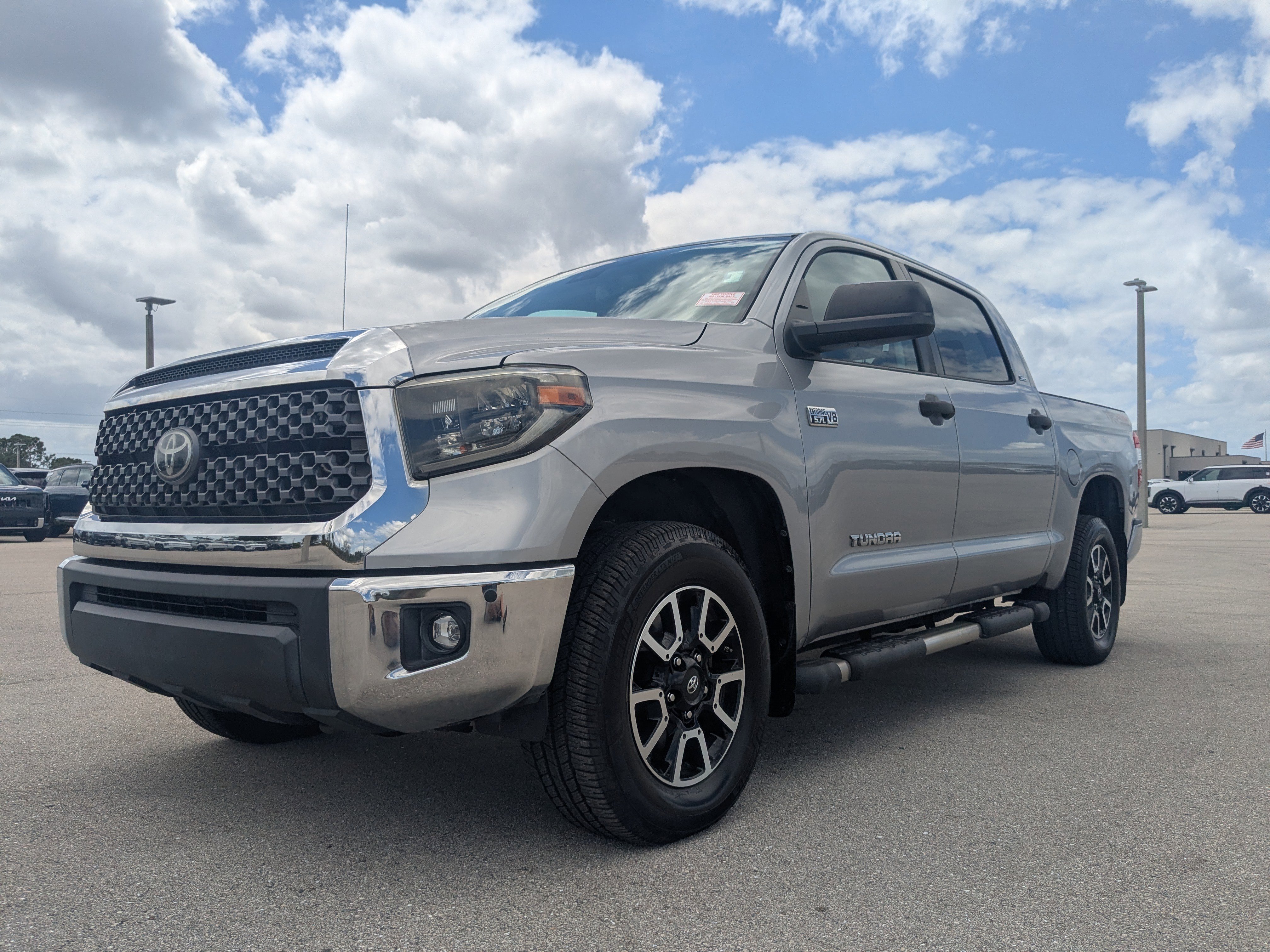 Used 2019 Toyota Tundra SR5 w/ TRD Off Road Package image 9