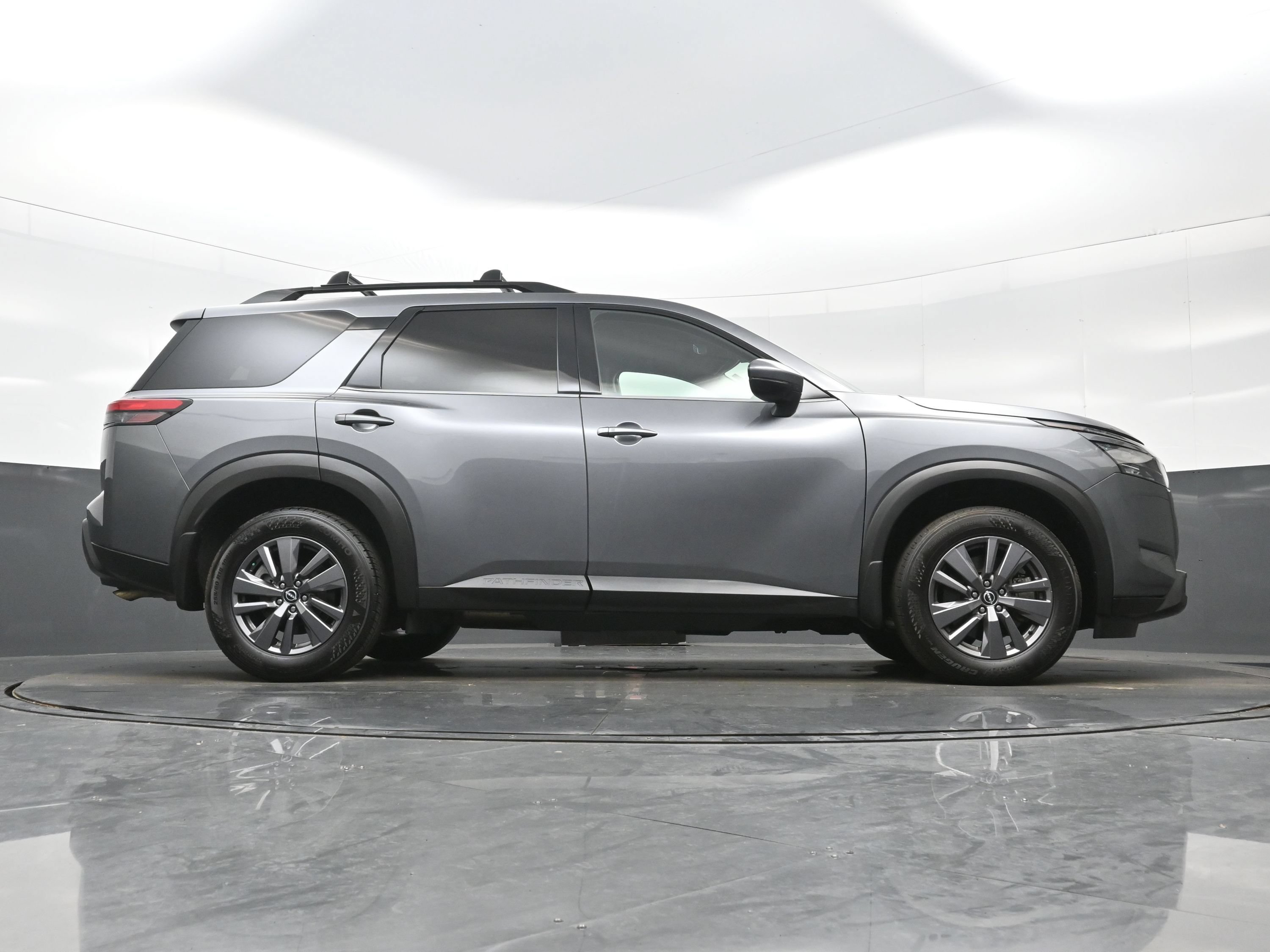 Used 2023 Nissan Pathfinder SV AWD/4WD image 33