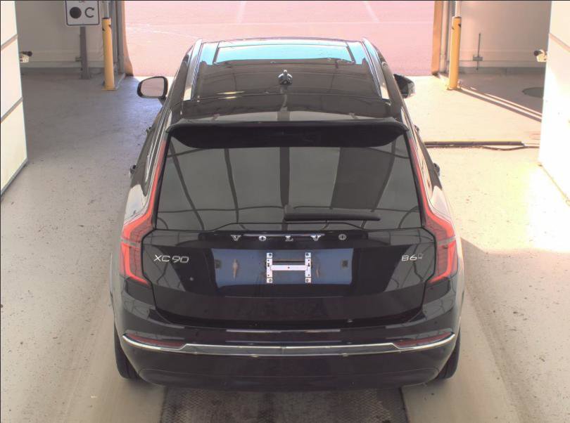 Used 2025 Volvo XC90 B6 Plus image 22