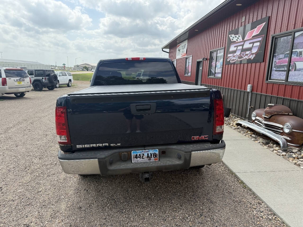 Used 2007 GMC Sierra 1500 SLE w/ SLE/SLT Trailering Package AWD/4WD image 7
