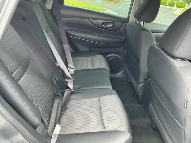 Used 2017 Nissan Rogue S FWD image 15