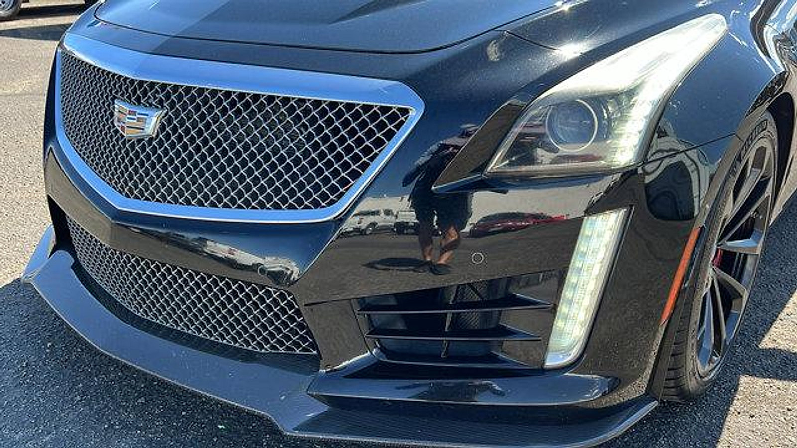 Used 2018 Cadillac CTS V w/ Carbon Fiber Package image 9