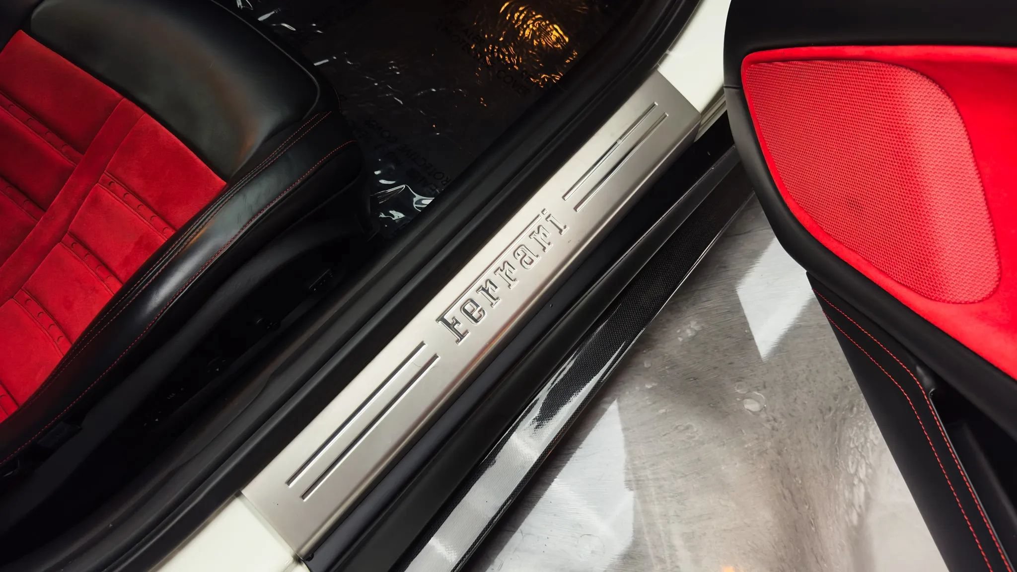 Used 2015 Ferrari F12 Berlinetta RWD image 19