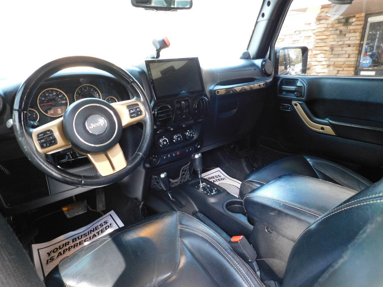 Used 2014 Jeep Wrangler Unlimited Sahara image 35