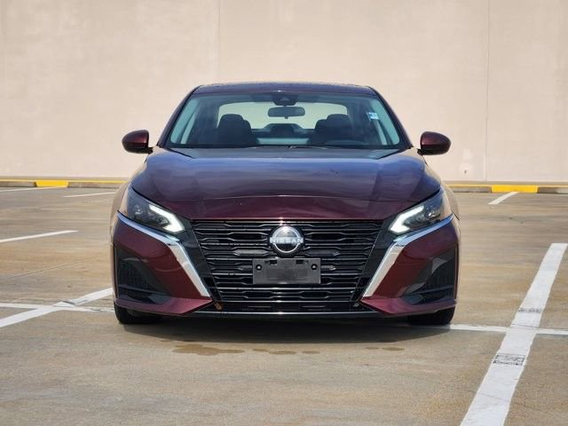 Used 2023 Nissan Altima 2.5 SV w/ SV Premium Package FWD image 2