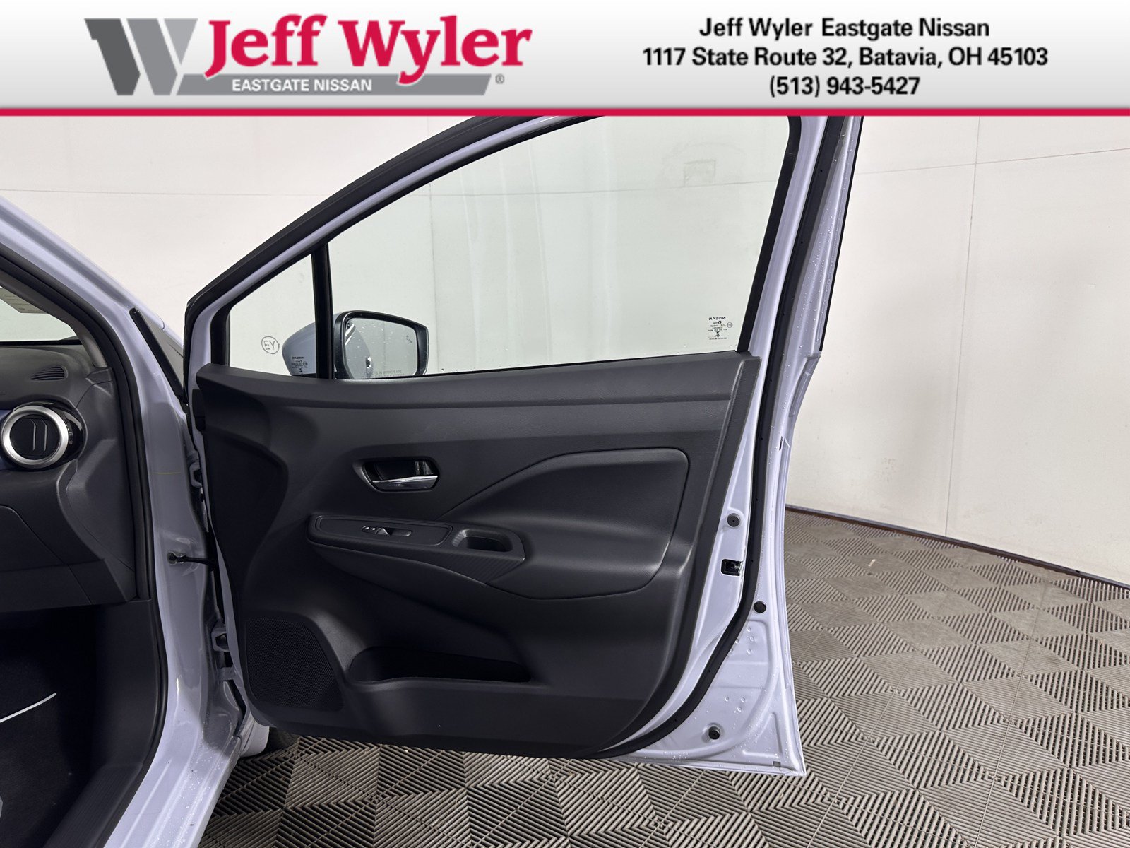 New 2025 Nissan Versa SV w/ Trunk Package FWD image 37