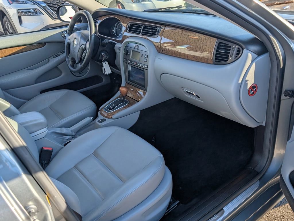 Used 2004 Jaguar X-TYPE 3.0 image 17