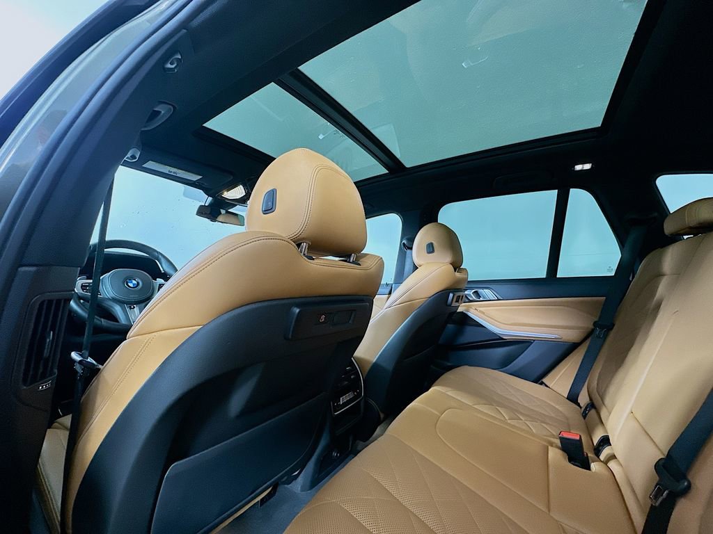 Used 2023 BMW X5 xDrive40i w/ M Sport Package image 12