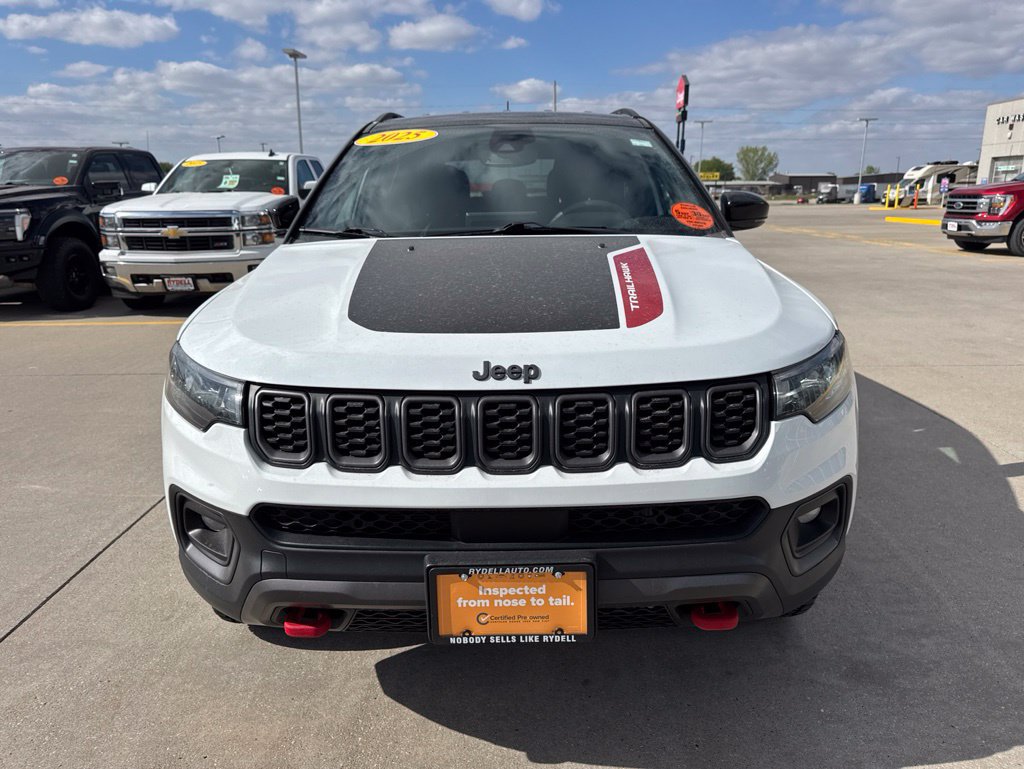 Used 2025 Jeep Compass Trailhawk AWD/4WD image 19