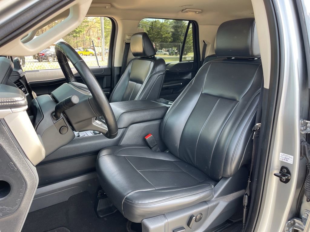 Used 2024 Ford Expedition Max XLT image 19