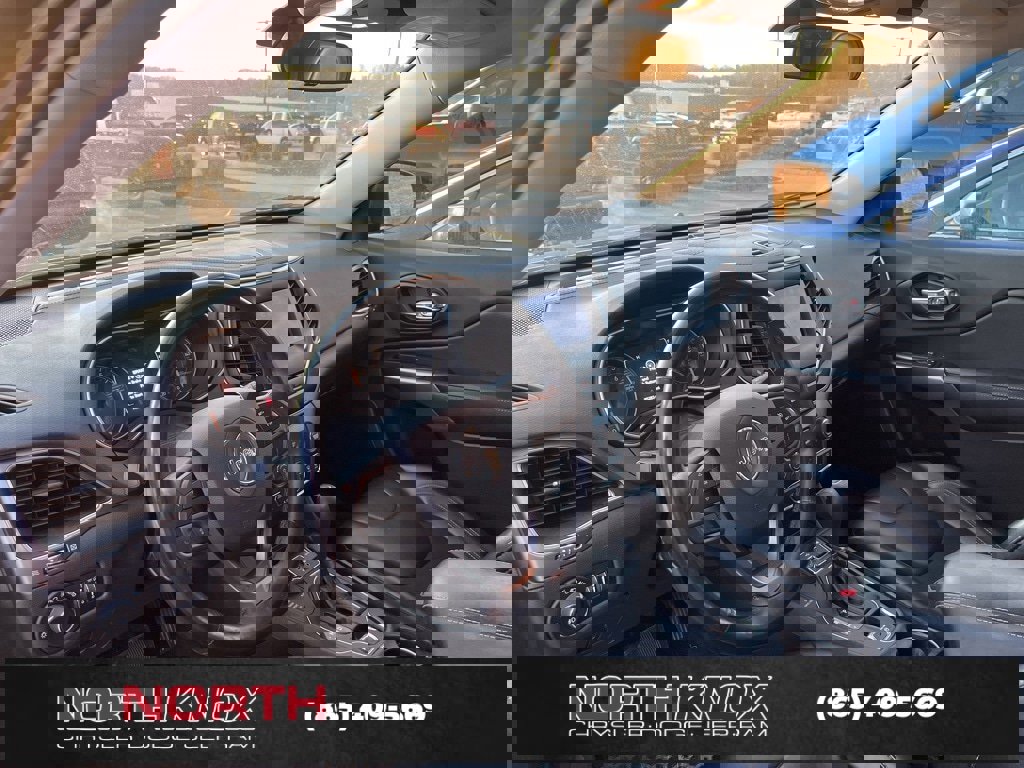 Used 2019 Jeep Cherokee Latitude Plus w/ Cold Weather Group image 6