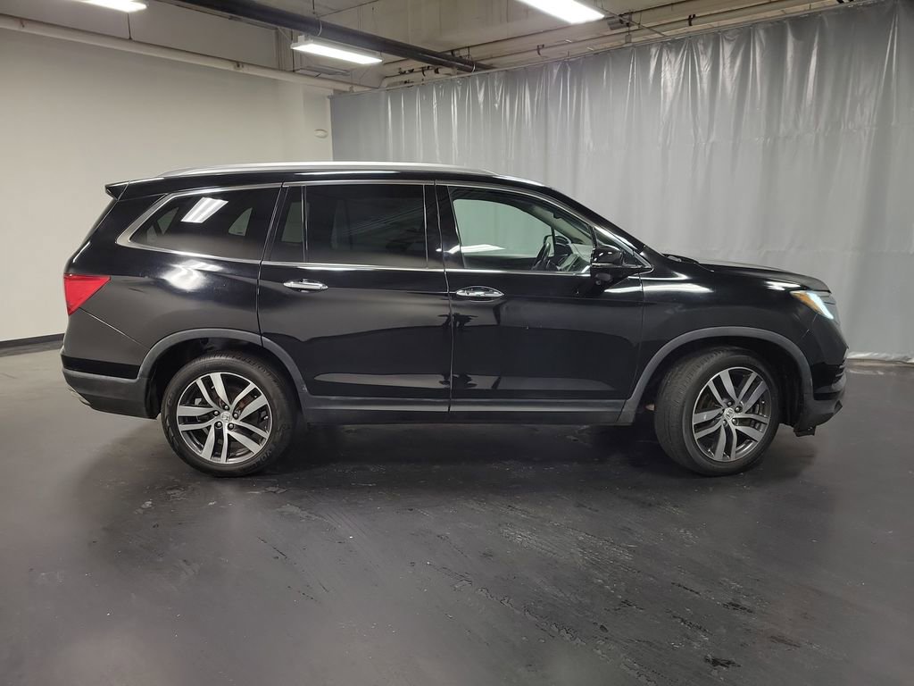 Used 2017 Honda Pilot Touring image 9